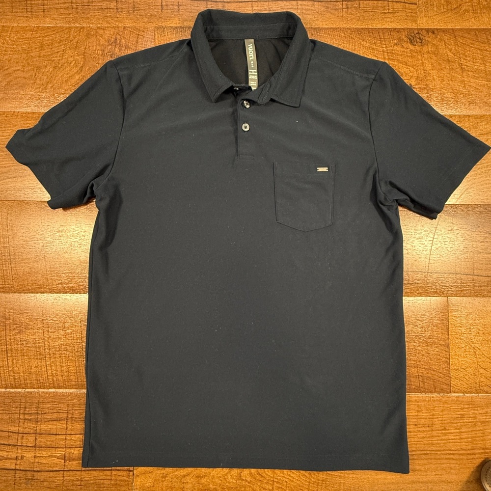 Vuori Polo Shirt Mens Medium Black Short Sleeve Performance Chest Pocket Logo